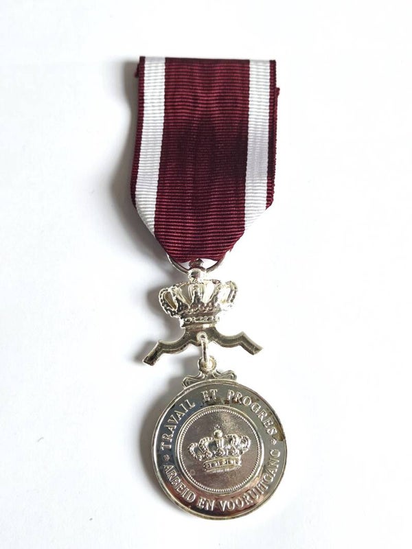 Ereteken Kroonorde Arbeid en Vooruitgang.