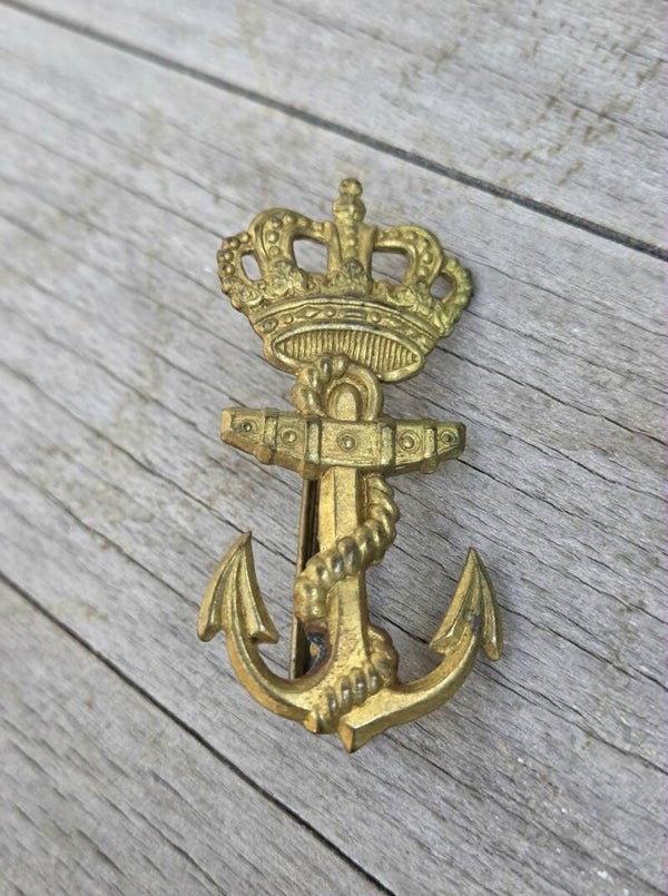 Koninklijke Marine of het Korps Mariniers insigne.