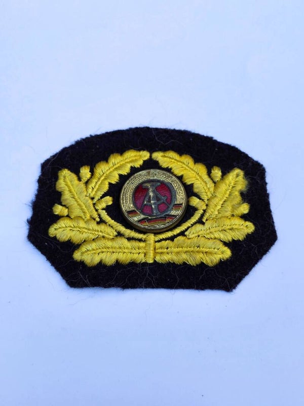 NVA volksmarine embleem.
