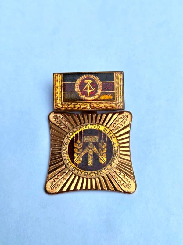 Medaille Kollektiv der sozialistischen Arbeit.