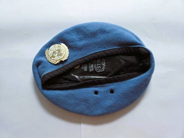 UN baret.