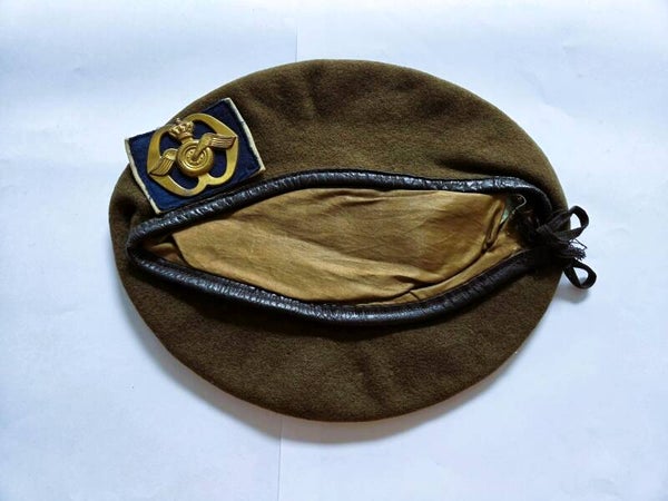 KL baret AAT.
