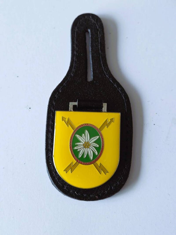 Bundeswehr borsthanger.