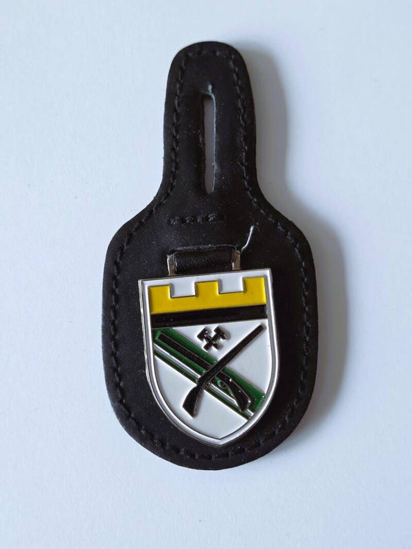 Bundeswehr borsthanger.