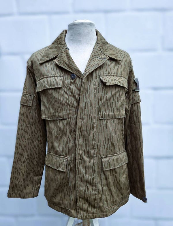 NVA Strichtarn camouflage veldjas.