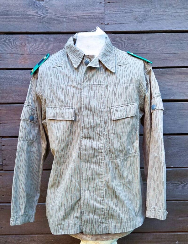 Grenzbrigade Küste Strichtarn camouflage veldjas.