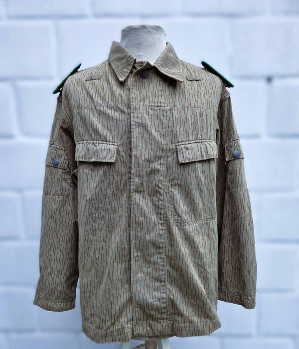 Grenzbrigade Küste Strichtarn camouflage veldjas.