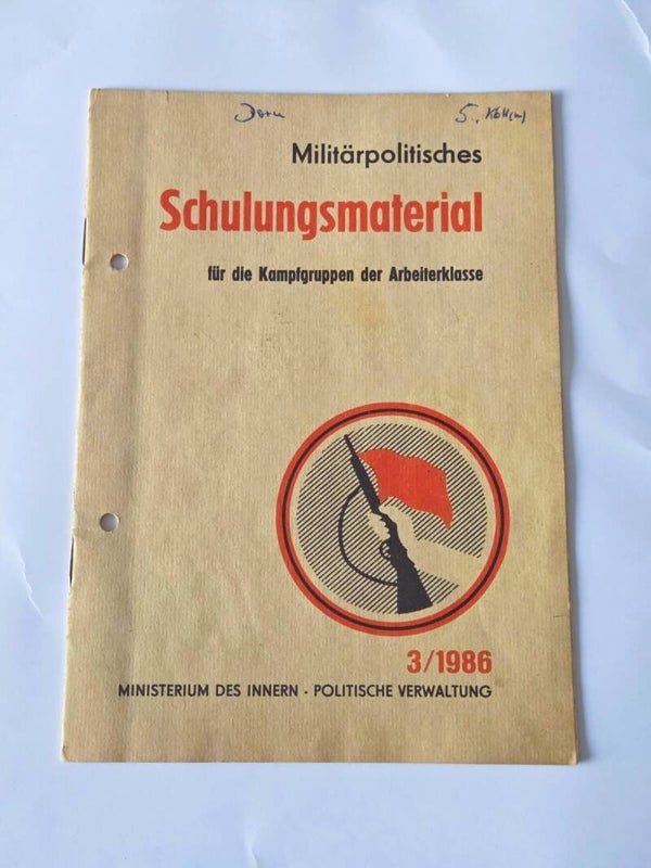 Militärpolitisches Schulungsmaterial schrift.