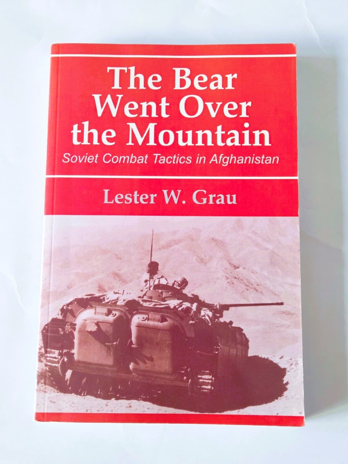 Boek: The Bear Went Over the Mountain: Soviet Combat Tactics in Afghanistan.