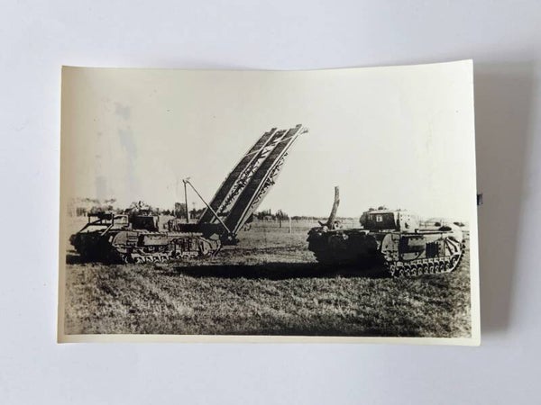 Britse Churchill-tanks foto.