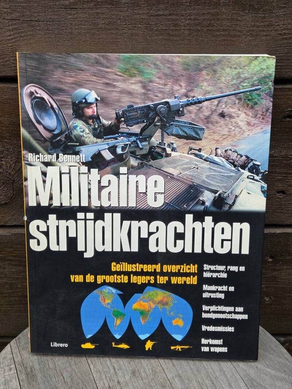 boek "Militaire strijdkrachten: Geïllustreerd overzicht van de grootste legers ter wereld"
