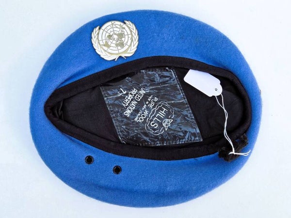 UN baret.