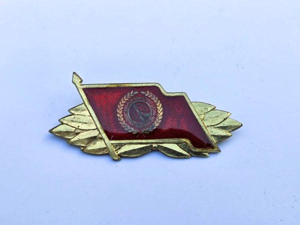 DDR Kampfgruppen Bestenabzeichen.