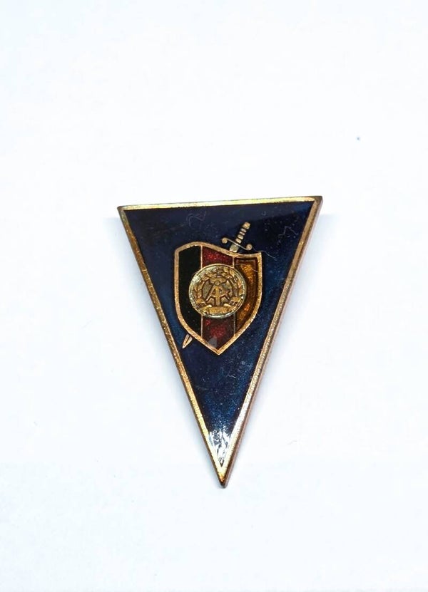 DDR Stasi (MfS) Absolventenabzeichen.