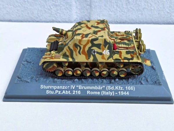 n Sturmpanzer IV "Brummbär".