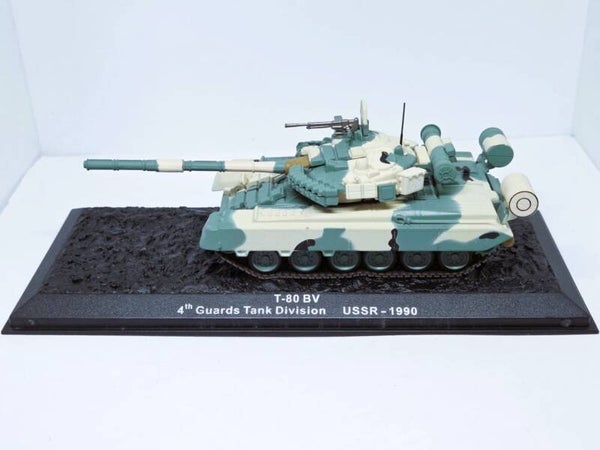 Sovjet T-80 BV tank.