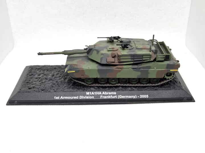 Tank: M1A1HA Abrams.