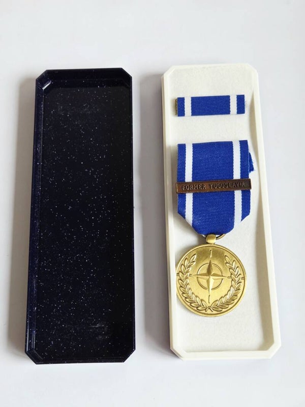 NAVO-medaille  "FORMER YUGOSLAVIA".