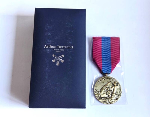 Médaille de la Défense nationale Bronze.