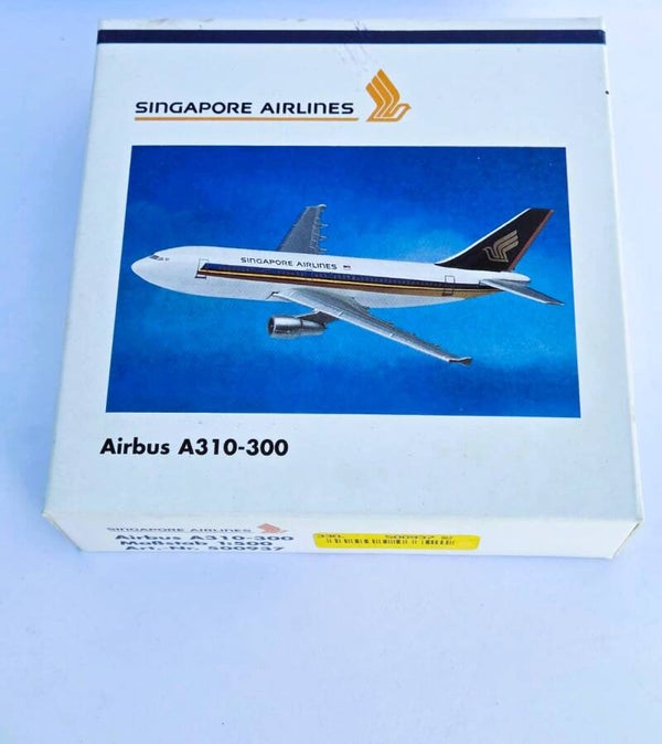 Airbus A310-300  Singapore Airlines.