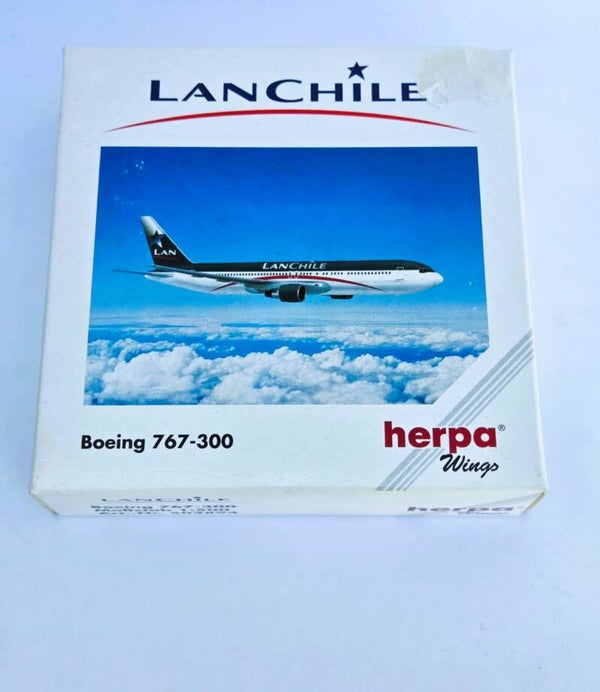 Boeing 767-300  LANCHILE.