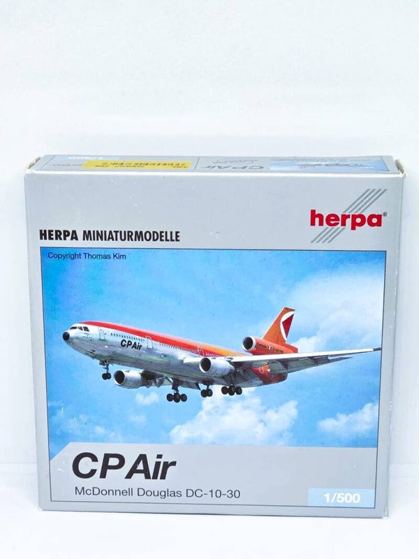 McDonnell Douglas DC-10-30 CP Air.