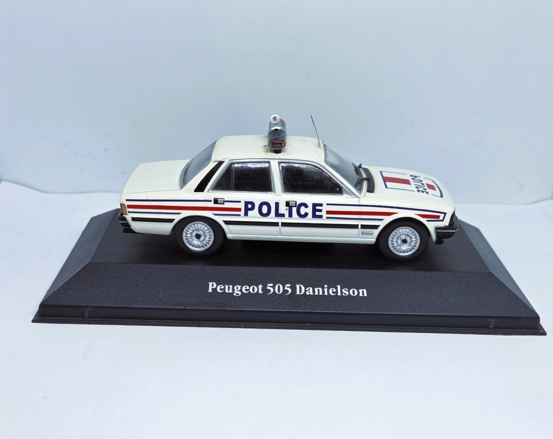 Police Peugeot 505 Danielson.