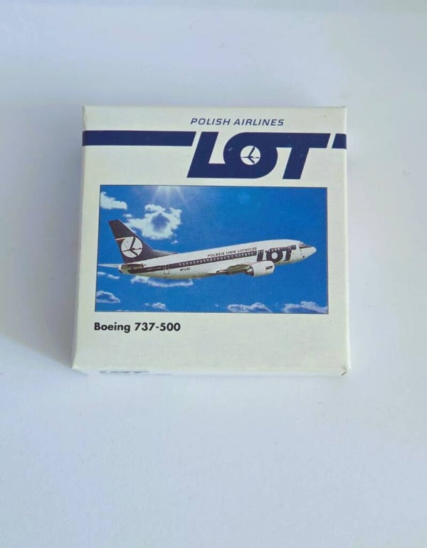 Boeing 737-500 LOT.