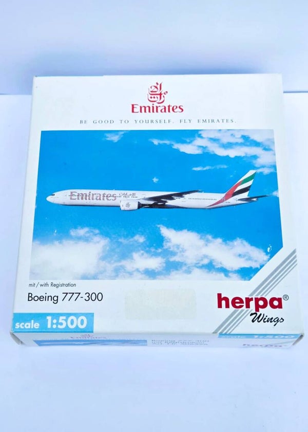 Boeing 777-300 Emirates.