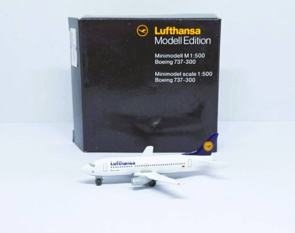 Lufthansa Boeing 737-300.