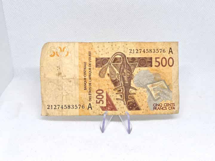 Bankbiljet: 500 Francs CFA.