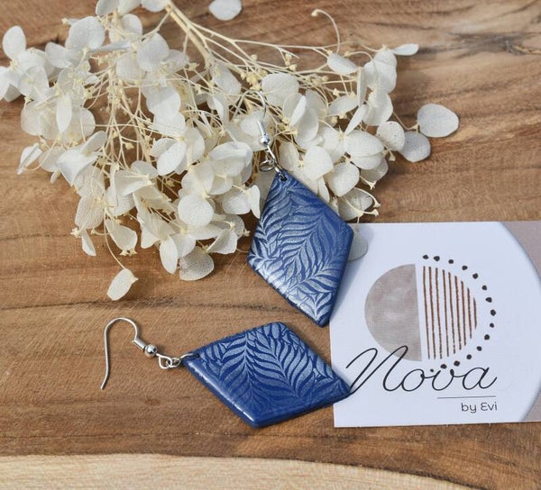 💙🩶 Julie 🩶💙 Handgemaakte Statement Oorbellen – Koningsblauw met zilveren accenten