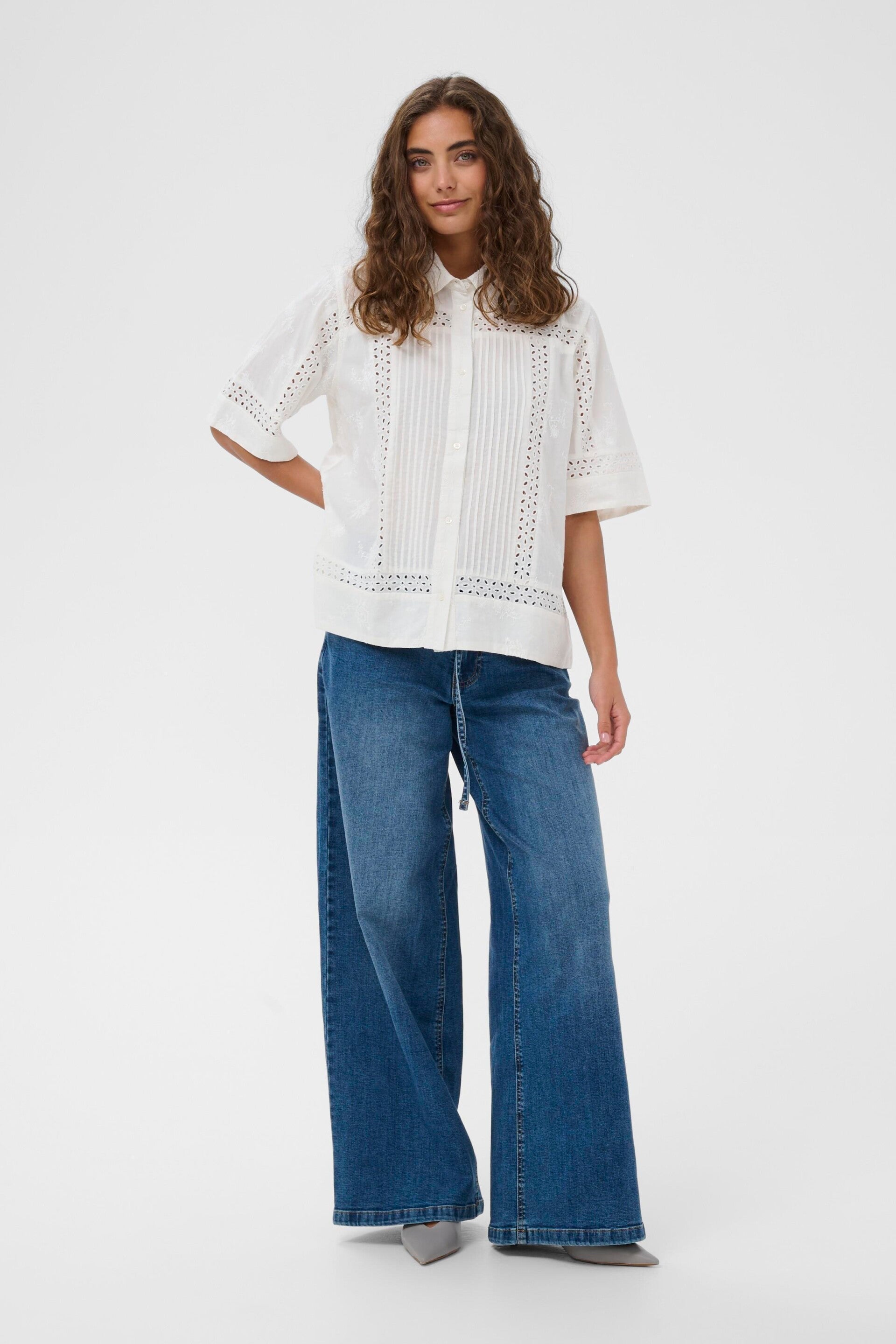 Culture - Eyelet Detail Short Sleeve Blouse - Spring Gardenia