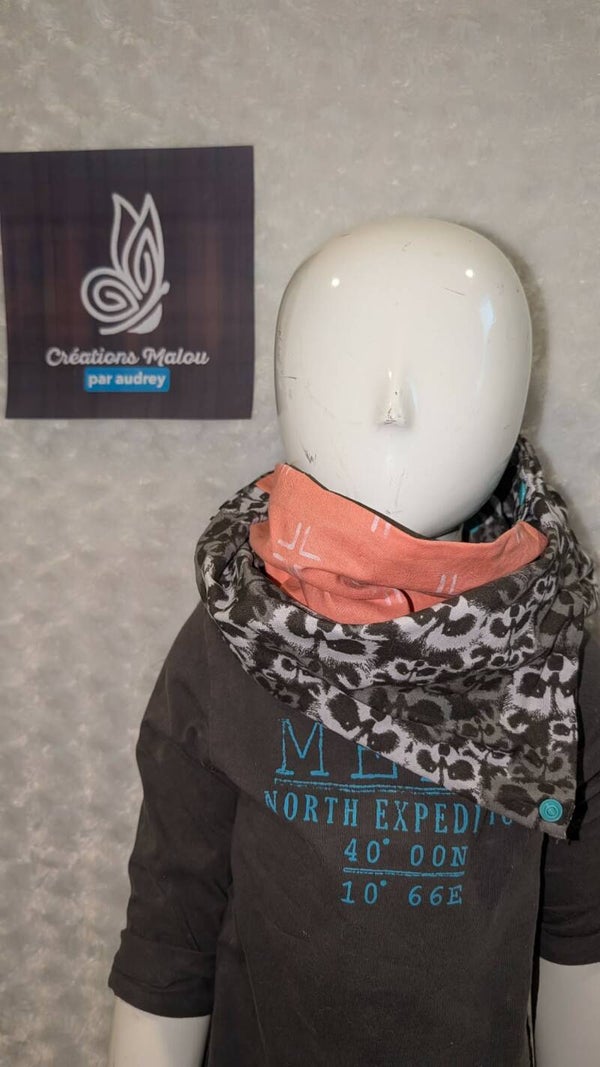 foulard presque grand ( 5-9 ans )