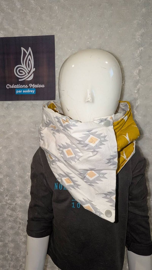 foulard presque grand ( 5-9 ans )
