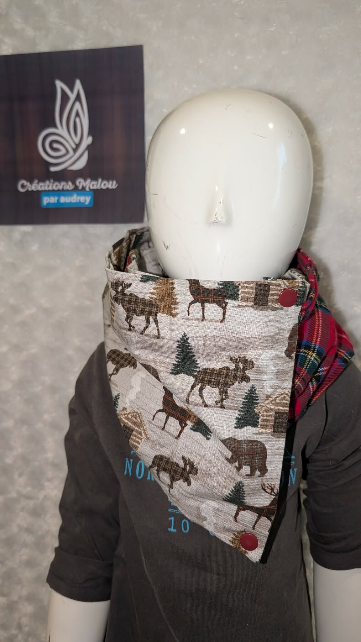 foulard prsque grand ( 5-9 ans )