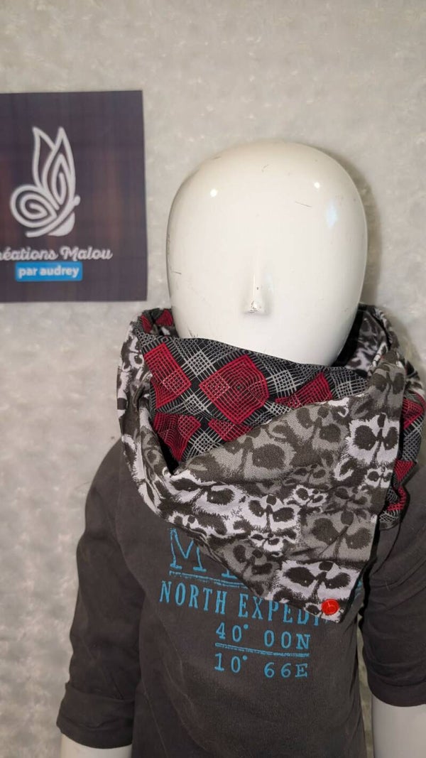 foulard presque grand ( 5-9 ans )