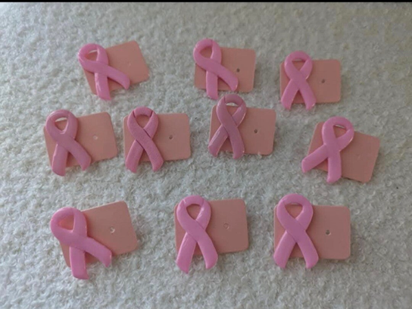 Pins ruban rose