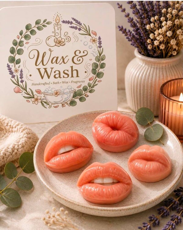Saucy lips wax melt shape