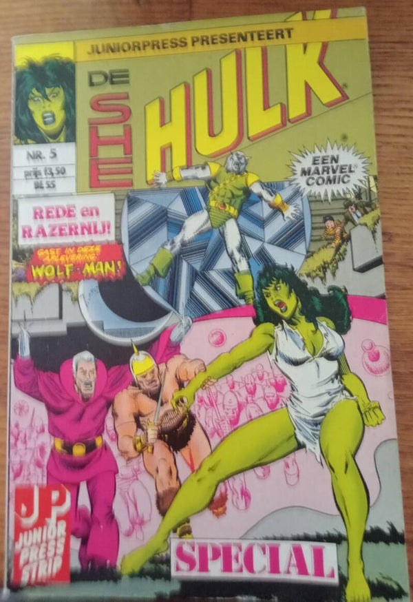 De She Hulk.