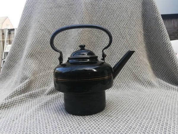 Zwart emaille steek ketel