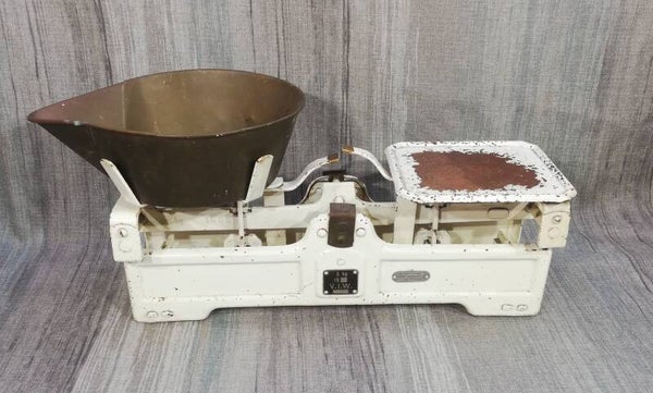 Franse vintage weegschaal jaar 1960 VERKOCHT