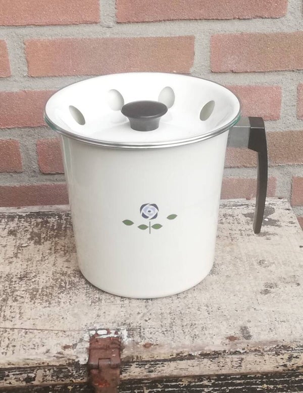 Vintage Melk Koker met bloemetje