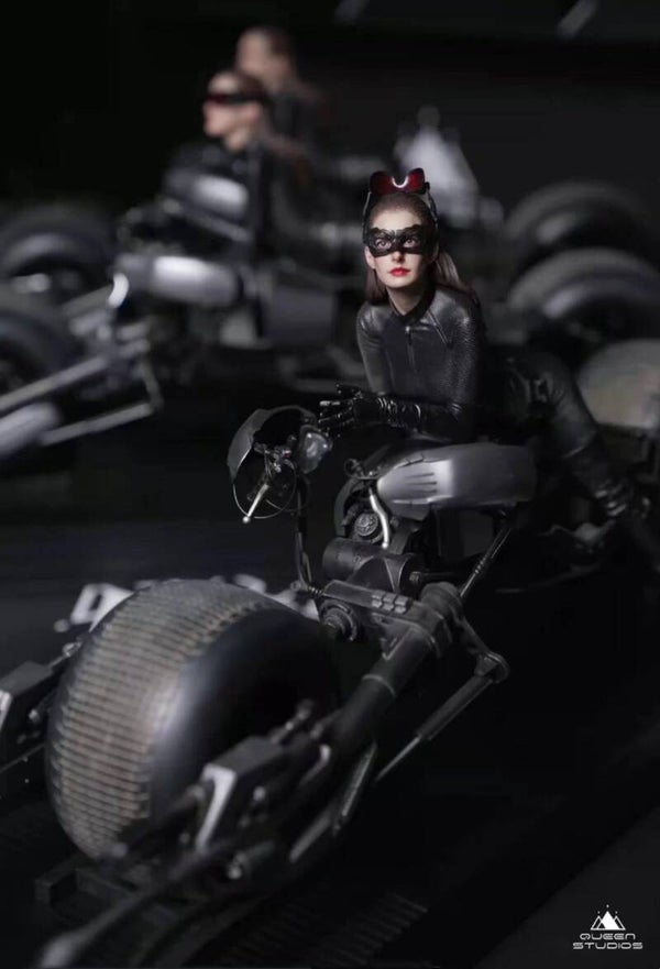 Queen Studios 1/6 Catwoman