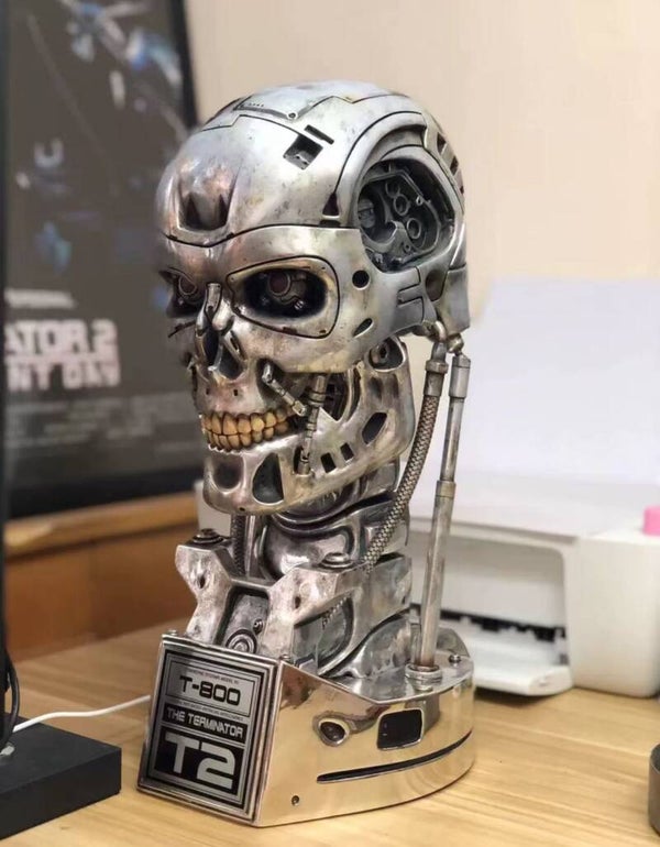 IT CUSTOM Battle Damaged T800 LIFE SIZE BUST