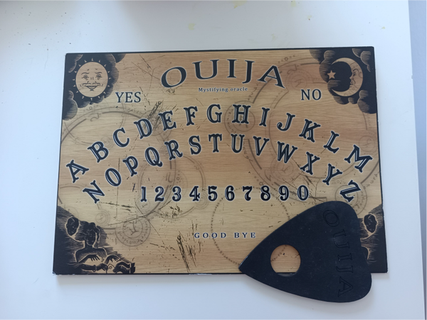 Ouija Board in Holzoptik