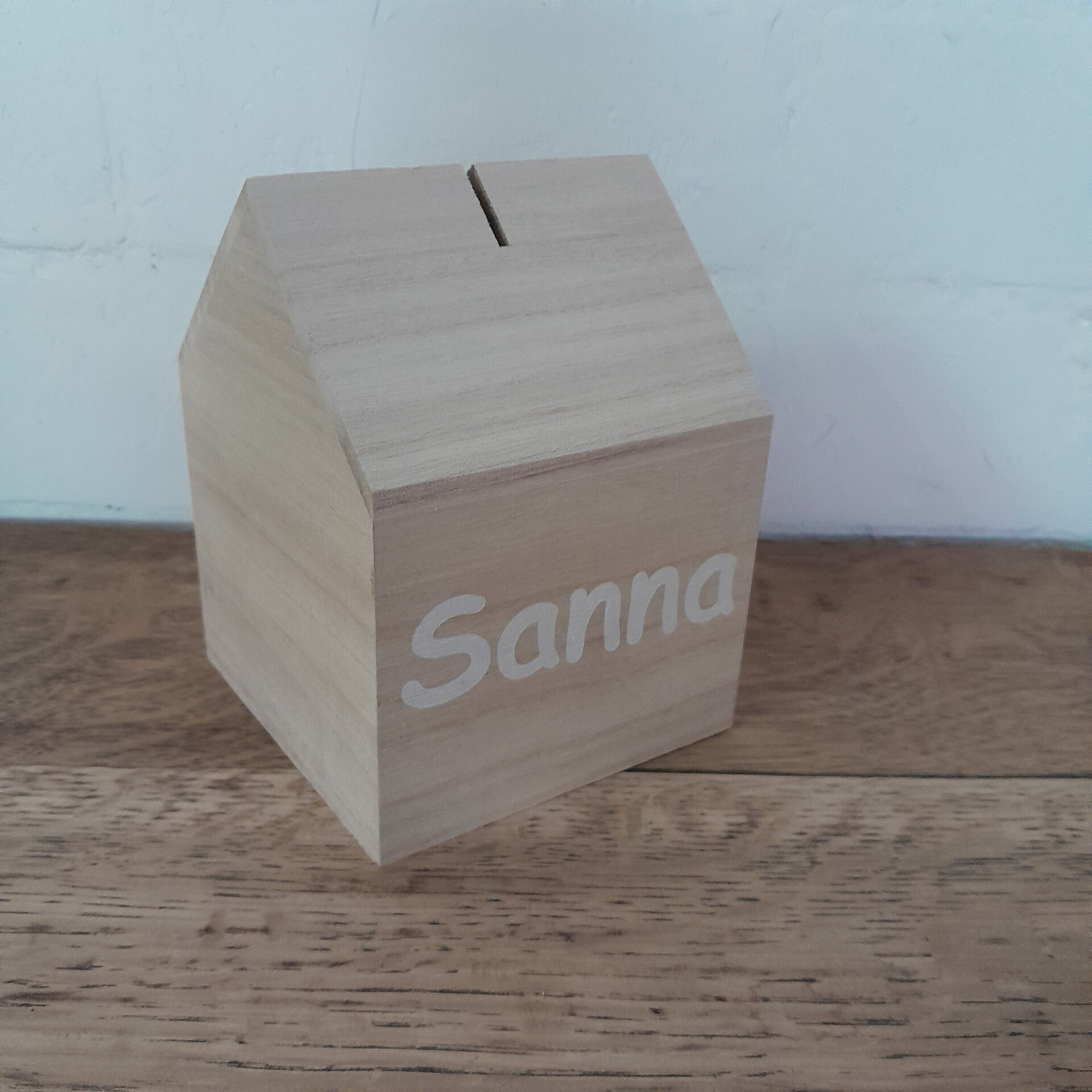 Spaarpot hout huisje met naam