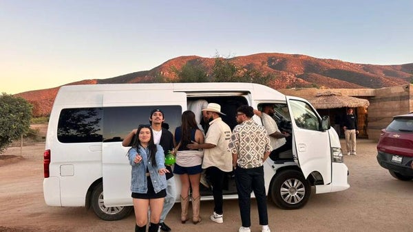 Transporte privado dentro de Valle de Guadalupe 13 personas
