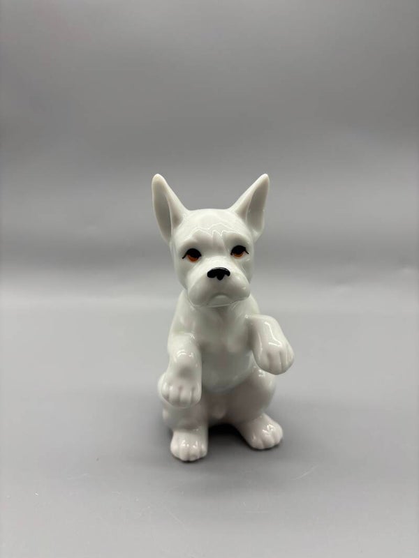 Beeldje Boxer wit porselein