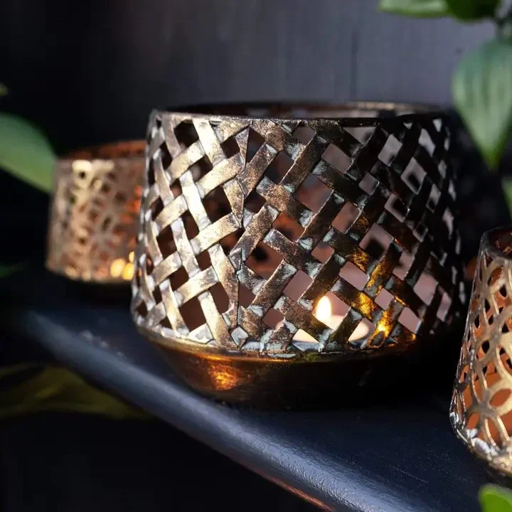 10.5cm Brushed Gold Criss Cross Tealight Holder